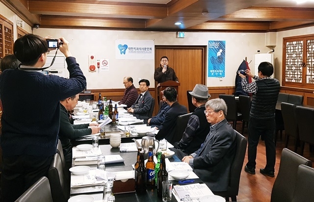 이승룡 신임 회장이 인사말을 하고 있다. 이승룡 회장은 앞으로 2년간 치문회를 이끌게 된다.