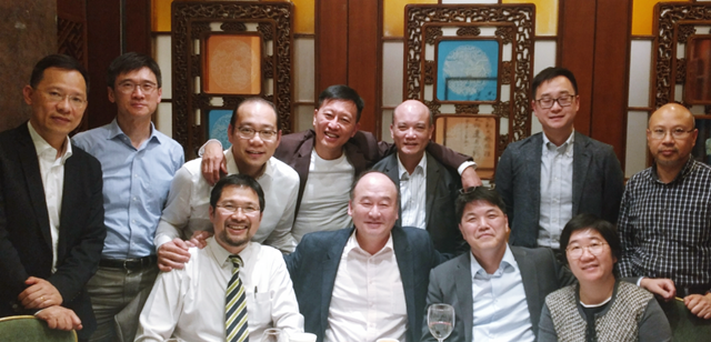 평가종료 후 CDSHK 이사회 임원들과 함께 한 구영 교수(앞줄 가운데).
