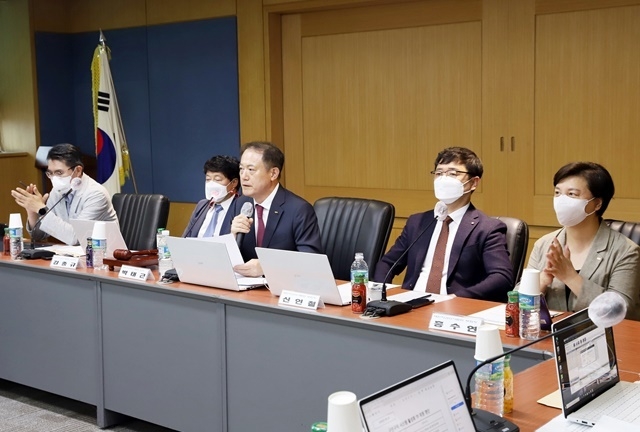 지난 21일 열린 치협 6월 정기이사회에서 박태근 협회장이 발언하고 있다.