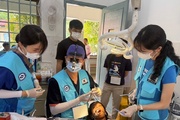 중복 찜통더위 속 캄퐁톰에서 진료봉사