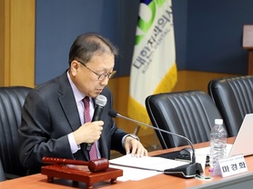 전문의 경과조치 '120억 잔여금' 정산나선다