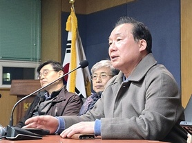 선관위는 결국 '갈등의 유예'를 택했다